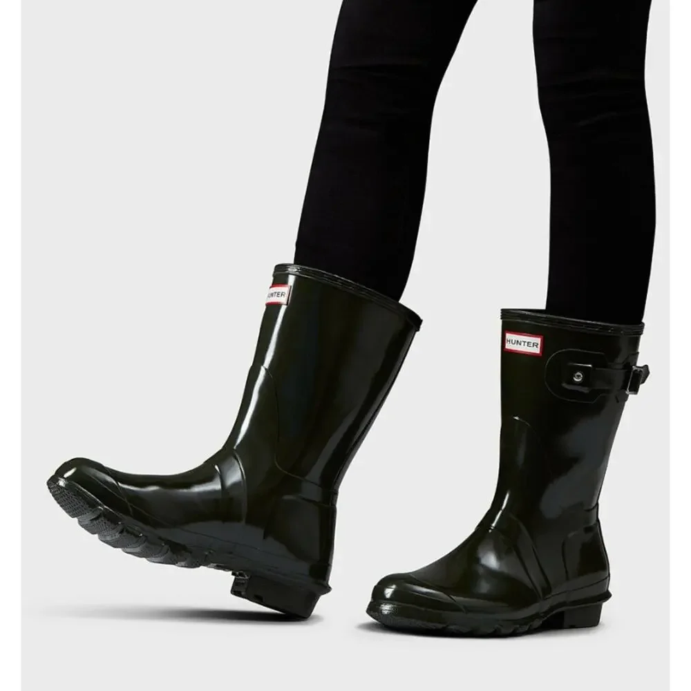 Hunter black gloss short rain boots